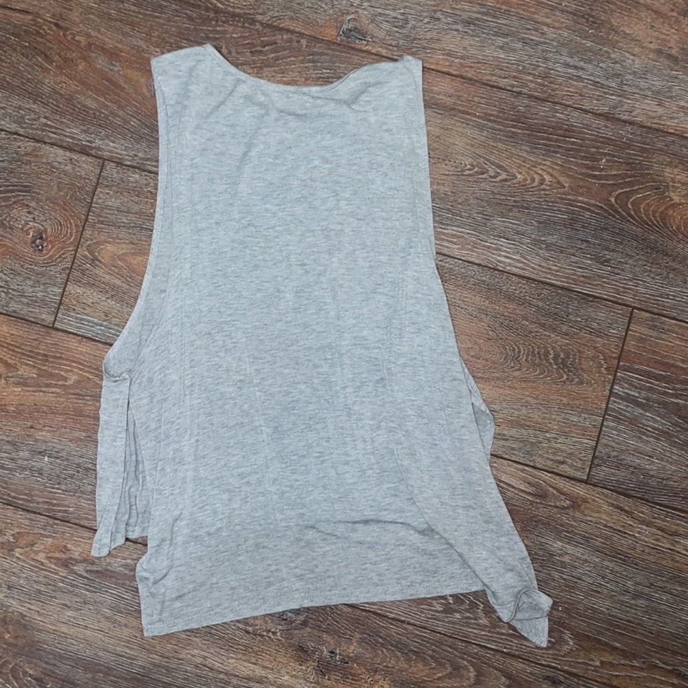 Tank top bundle - Picture 3 of 11